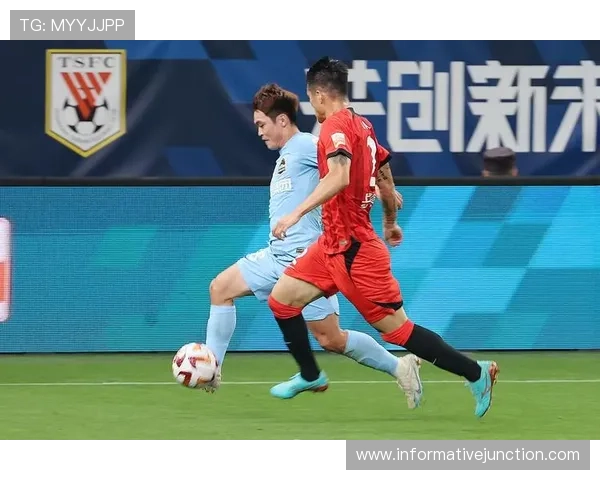 上海海港本赛季中超表现稳健，领跑积分榜展现霸主实力