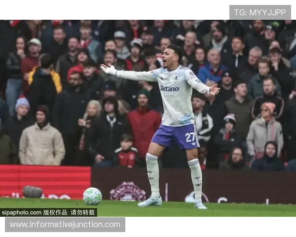 B费无球跑动与前插进攻解析