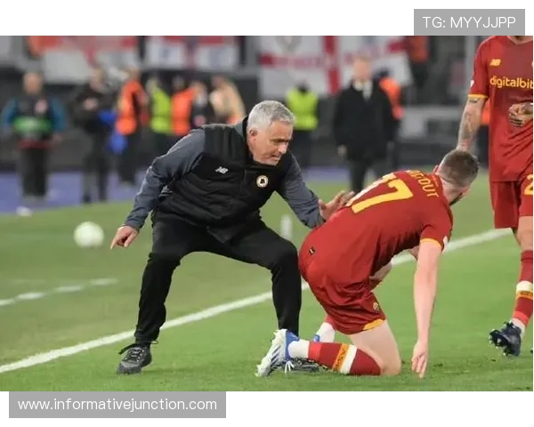 帕利尼亚与罗德里：防守型和控场型后腰的战术差异分析